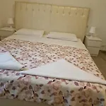 Great Room Especially In The Center